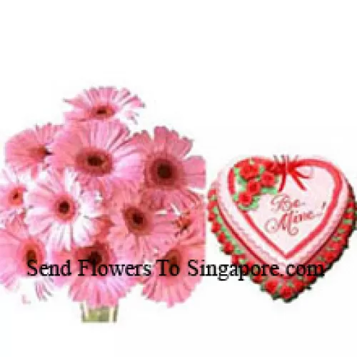 12 Daisies In A Vase With A 1 Kg (2.2 Lbs) Strawberry Cake